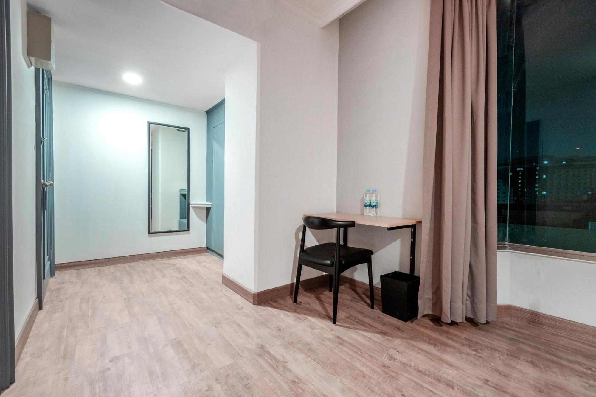 Super Oyo Townhouse 2 Hotel Gunung Sahari Jacarta Exterior foto